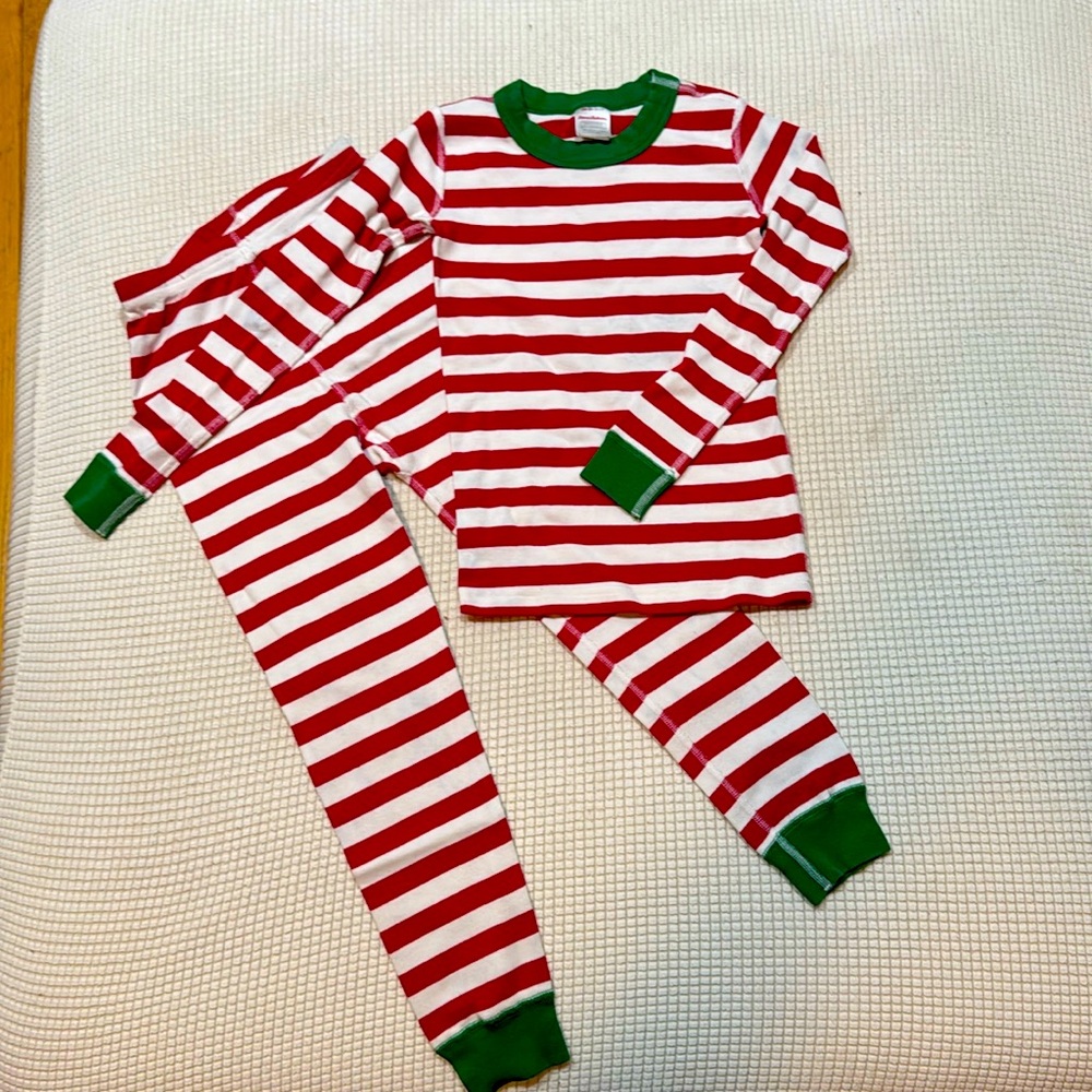 Boys Hannah Anderson pyjamas size 6/7. Like New.